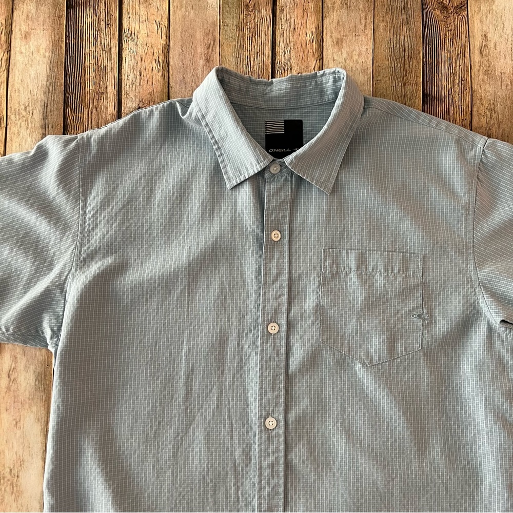O’Neill mens short sleeve plaid button down shirt | size medium - Picture 3 of 11